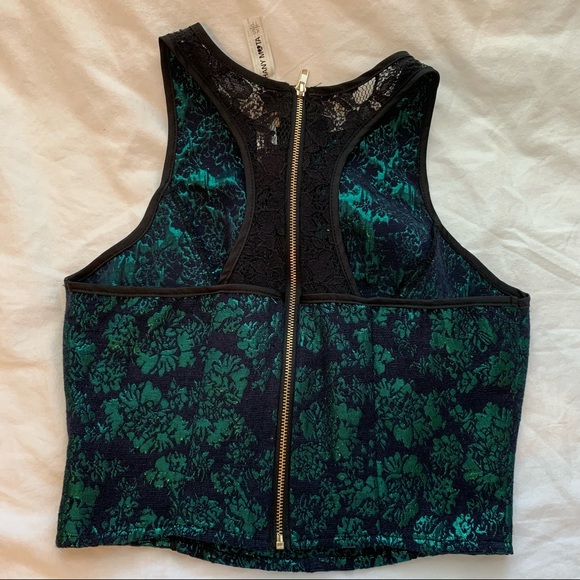 Metallic Cropped Blouse - Picture 3 of 6